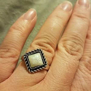 Sz 8 Silver opalescent shimmery ring
